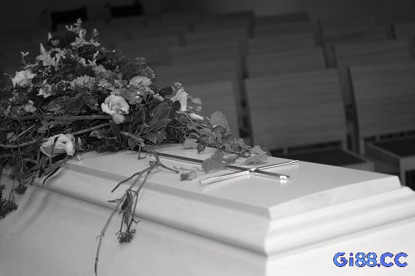 Mơ quan tài trắng, là dấu hiệu của sự đổi mới, thanh lọc và khởi đầu mới