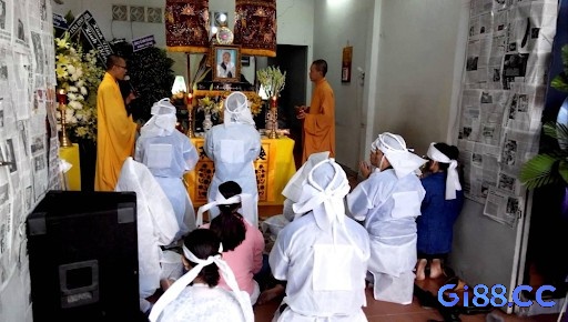 Mơ thấy đám tang của người quen thể hiện cho khoảng cách giữa bạn và người đó